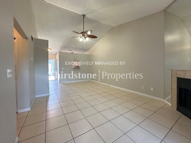 Foto del edificio - 5143 Indian Lakes Ct