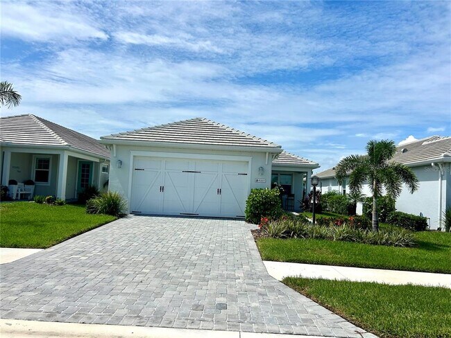 Foto del edificio - 8165 Sternway Rd