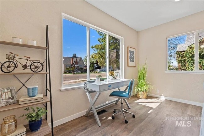 Building Photo - Renovated Nampa Home