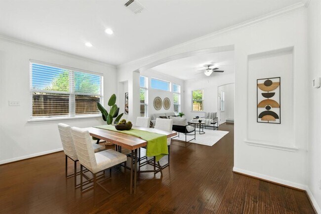 Building Photo - 2700 Santa Domingo Dr