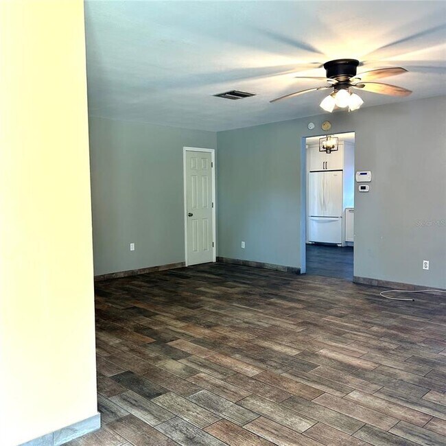 Foto del edificio - 2152 Greenbriar Blvd