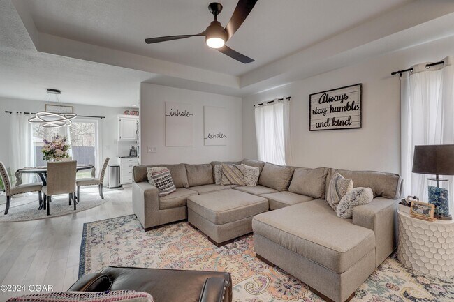 Foto del edificio - 117 W Briarbrook Ln