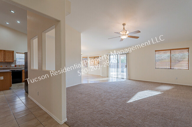 Foto del edificio - 7621 S Laurel Willow Dr