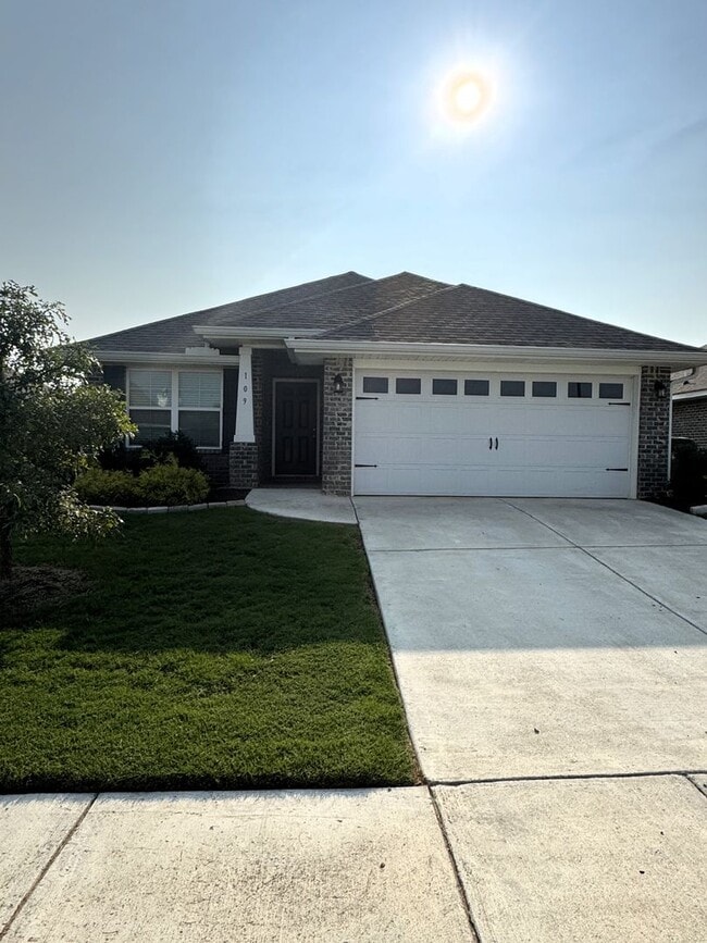 Building Photo - 109 Ardsley Dr