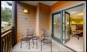 Building Photo - 215 Woliss Ln