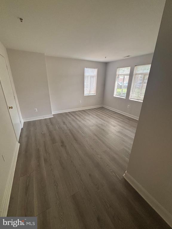 Foto del edificio - 6335 Stevenson Ave