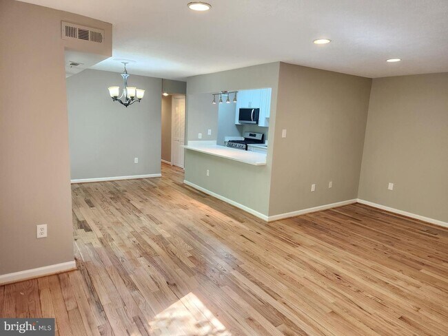 Foto del edificio - 3772 Bel Pre Rd