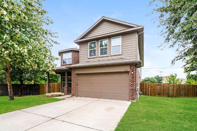 Foto del edificio - 9201 Sawyer Fay Ln