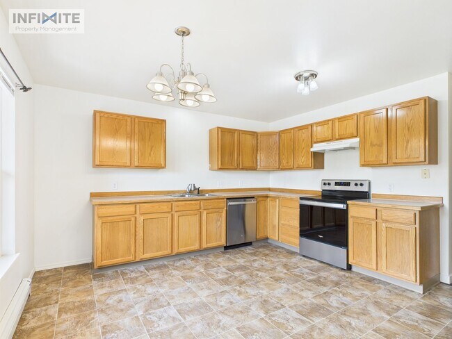 Foto del edificio - Great Three Bedroom Condo in Belgrade!