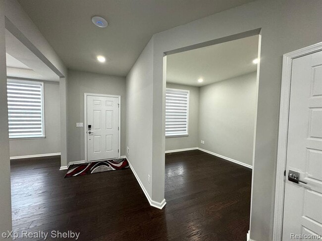 Building Photo - 49477 Hummel Dr