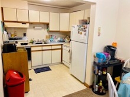 Kitchen - 37 Alvarado Ave