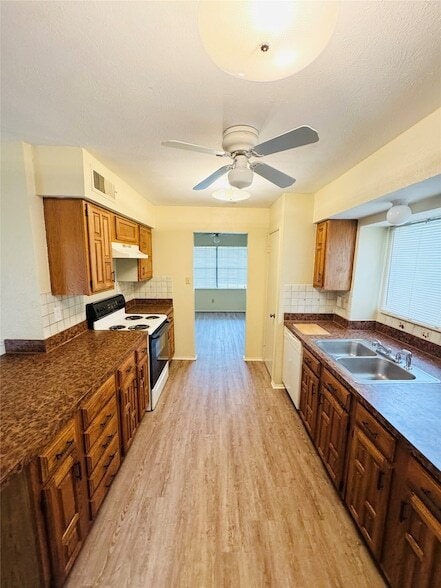 Building Photo - 8513 Kensington Dr