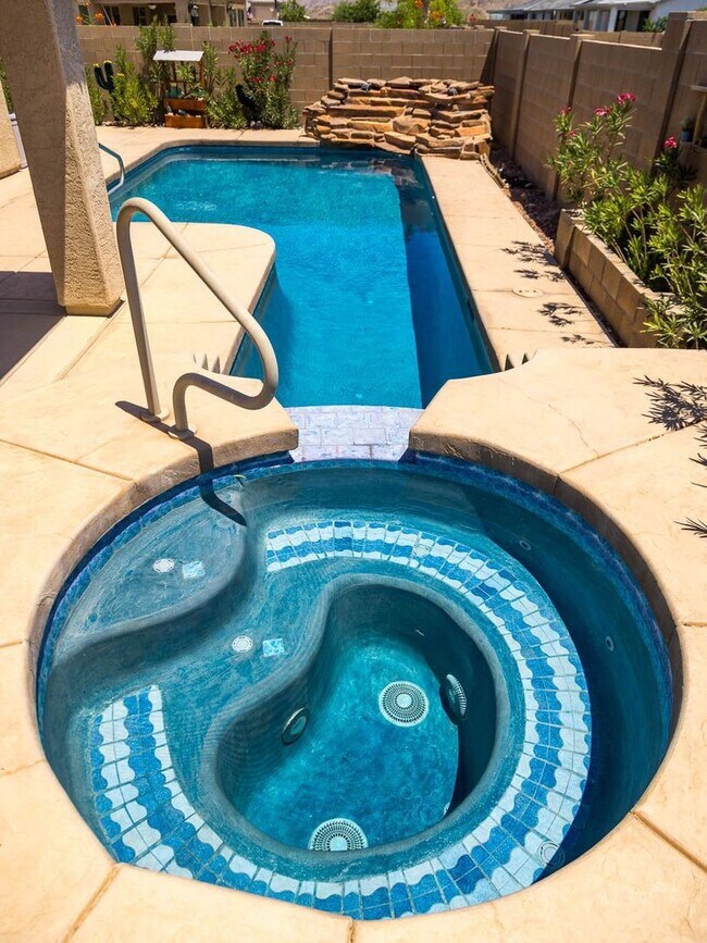 Building Photo - Furnished pool home for rent!