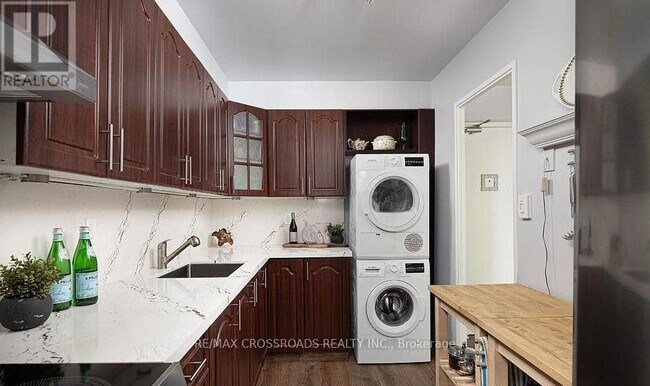 Photo du bâtiment - 1 Massey Square