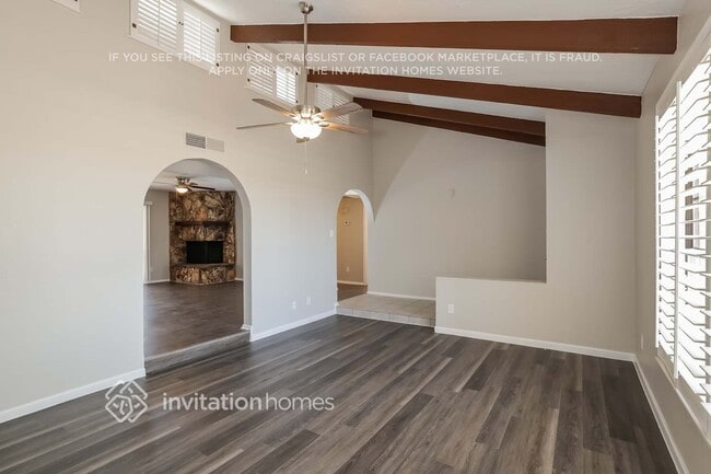 Building Photo - 15230 N 19th Pl