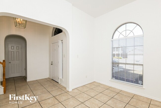 Building Photo - 1101 Sunderland Ln