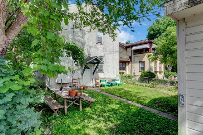 Foto del edificio - 3649 3rd Ave S