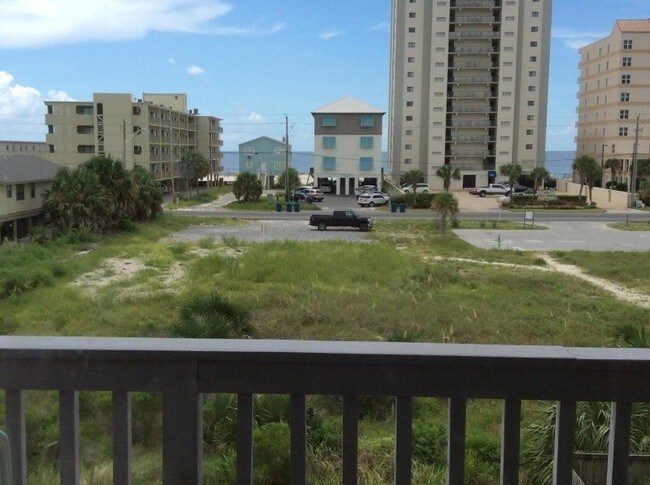 Foto del edificio - 1037 W Lagoon Ave