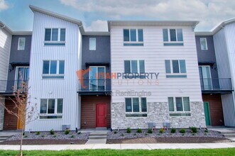 Building Photo - 1008 W 430 S