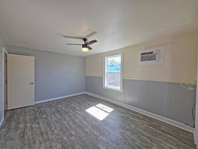 Foto del edificio - 10600 State Hwy 59