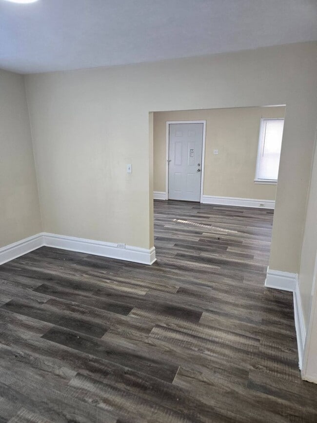 Foto del edificio - Charming 2-Bedroom Property in Prime Location (Section 8 Vouchers Accepted)