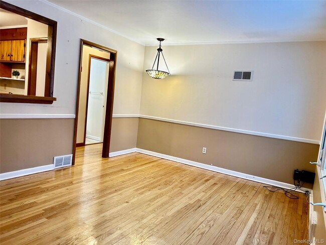 Foto del edificio - 102 Overocker Rd