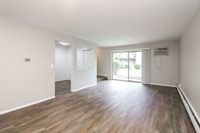 Building Photo - 2544 Waterbury Dr