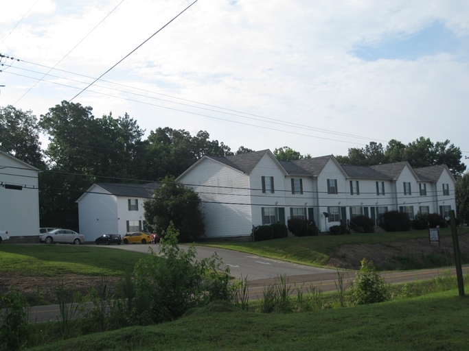 Building Photo - Lakeside Townhouses