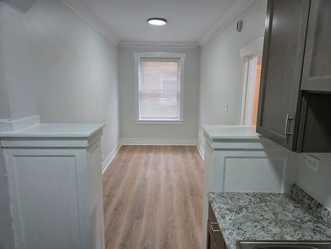 Building Photo - 4753 N Monticello Ave