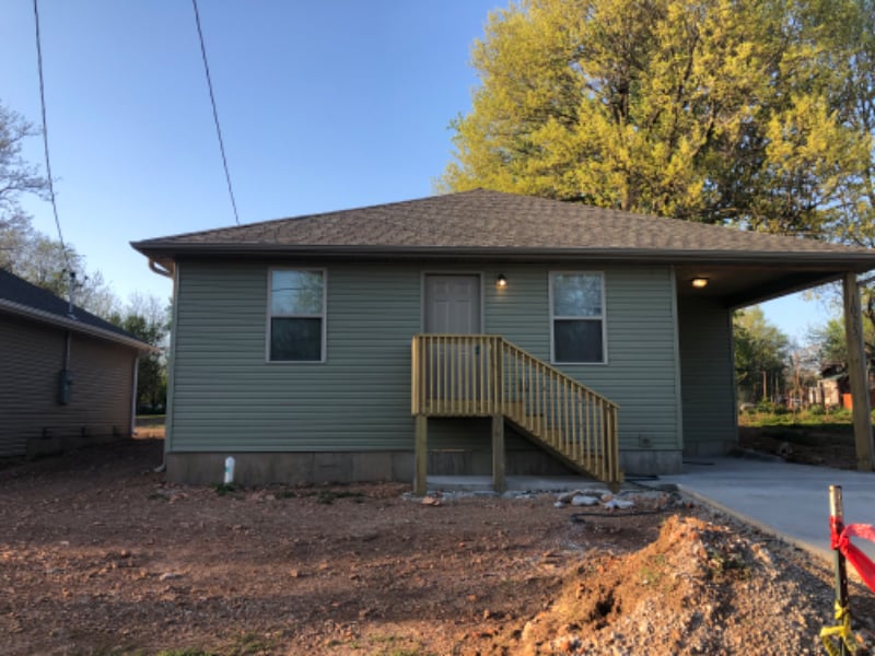 Primary Photo - 1025 E Jean St