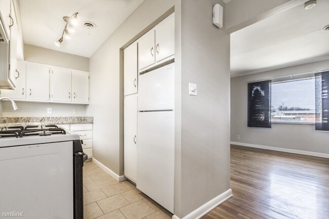 Building Photo - 1 br, 1 bath 4plex - 1551 King Ave Apt D
