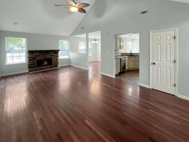 Building Photo - 104 Denning Cir