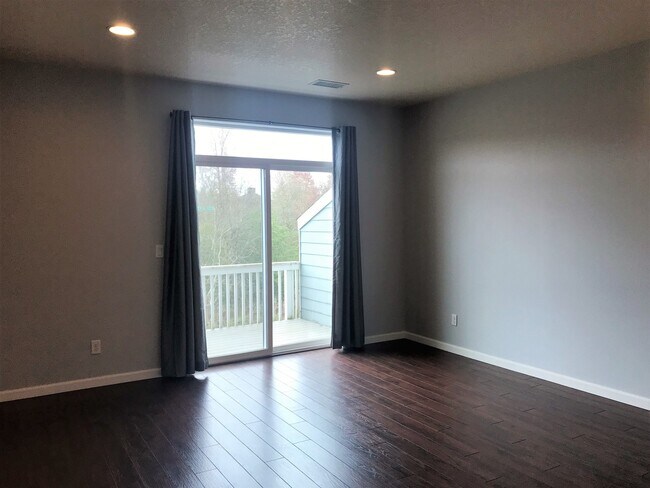 Foto del edificio - Beautiful Townhome Near Murray Hill & Wash...
