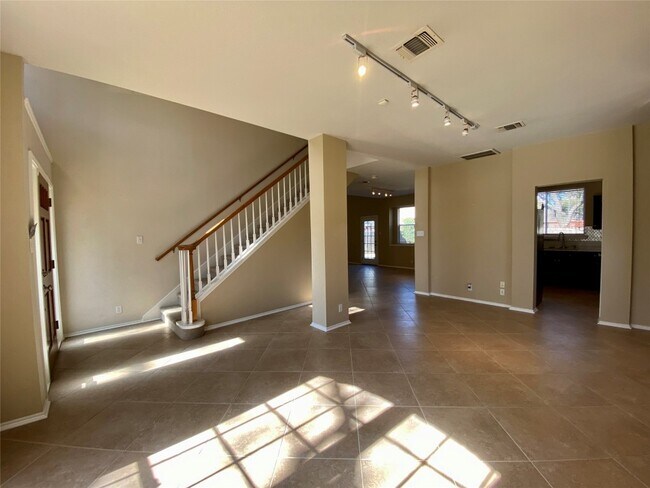 Foto del edificio - 4402 Everest Ln