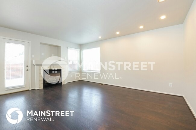 Building Photo - 4942 Fontana Ct