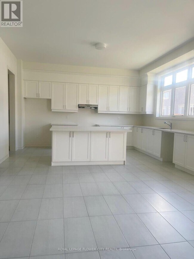 Building Photo - 26 Twinleaf Cres