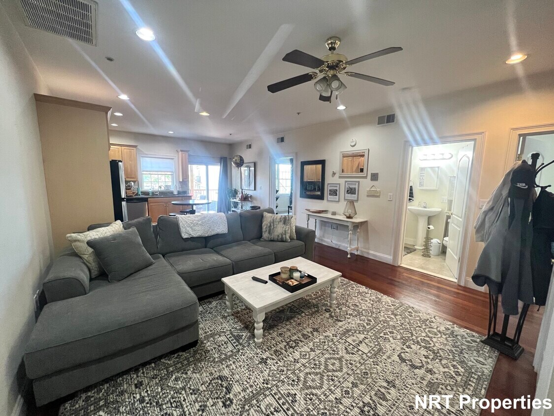Foto principal - 661 Bennington St
