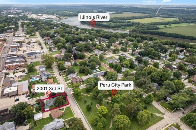 Building Photo - 2001 3rd St