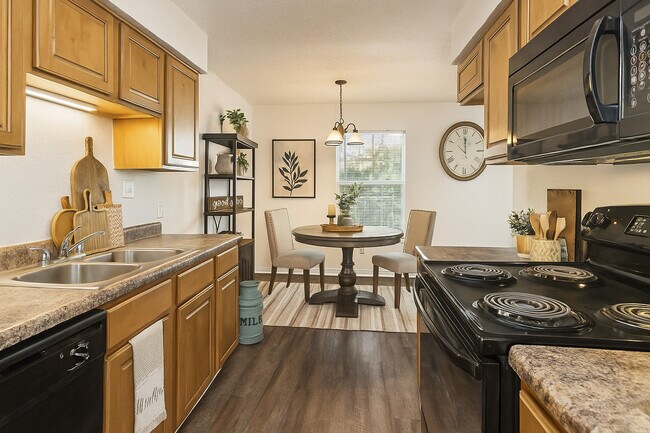 Foto del edificio - Courtney Heights Apartments