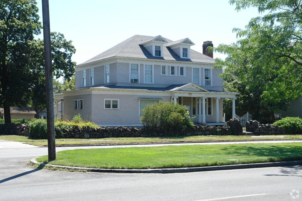 Foto del edificio - 228 E Mission Ave