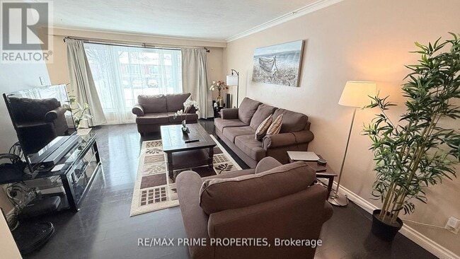 Photo du bâtiment - 3563 Laddie Crescent