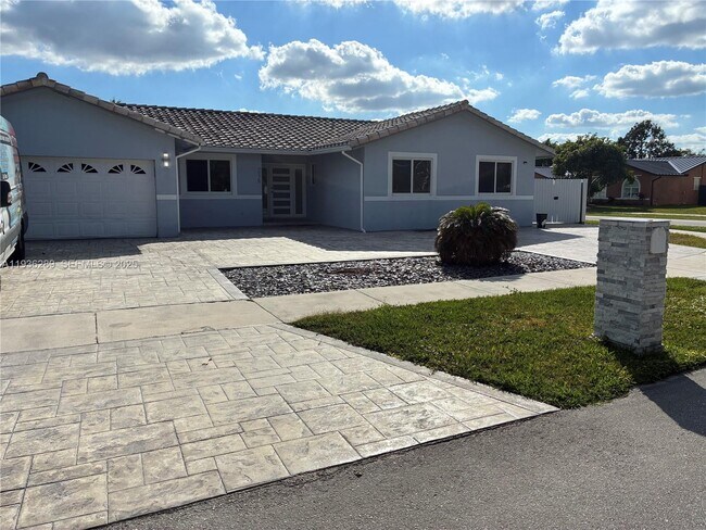 Foto del edificio - 9978 SW 152nd Terrace