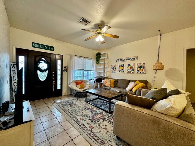 Foto del edificio - 4/4 Duplex Near Baylor!