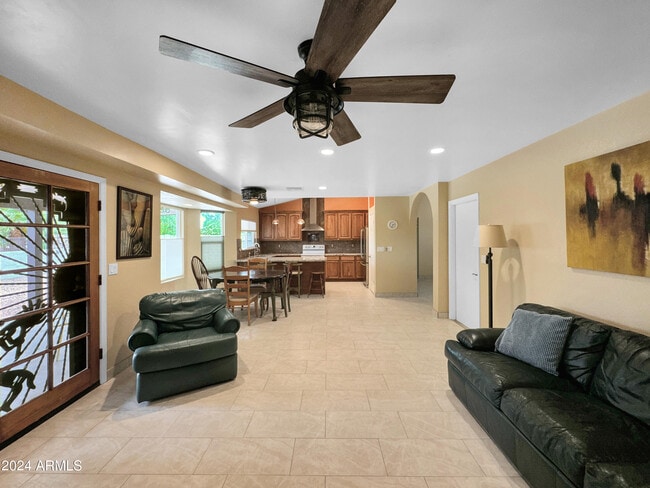 Building Photo - 15036 N Dogwood Ln