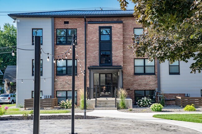 Foto del edificio - 1823 Griswold Dr