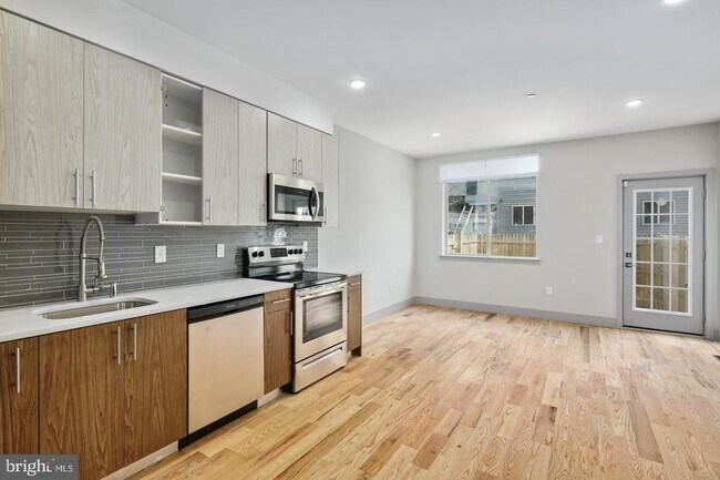 Foto del edificio - 1847 E Huntingdon St
