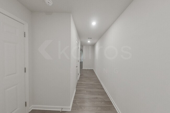 Building Photo - 330 Ironwood Ct