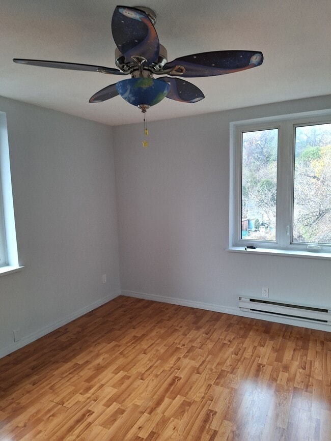 Building Photo - 6 Garrow Av