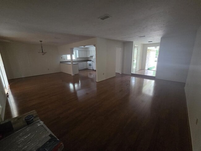 Building Photo - 21 N Waxberry Rd