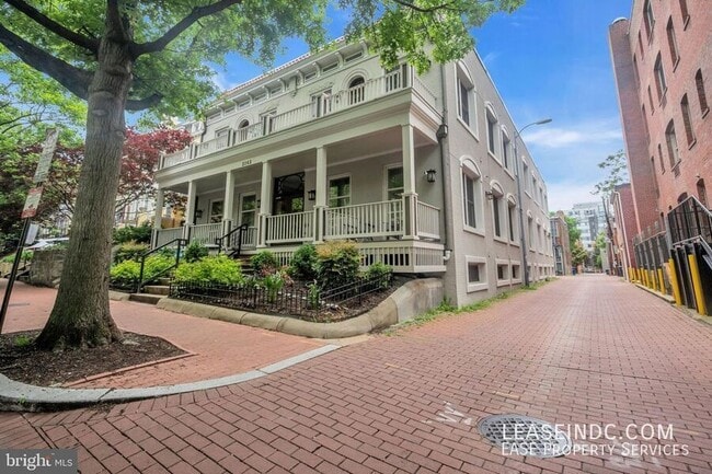Building Photo - 2142 O St NW
